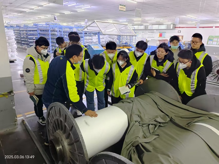 纺织服装学院深化校企合作助力学生实践成长-盐城工学院 - YANCHENG INSTITUTE OF TECHNOLOGY 厚德格致 笃学重行
